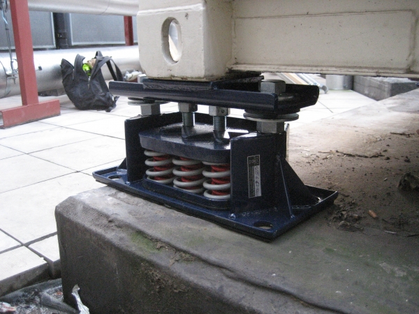 SLRS-6 Restrained Spring Mount